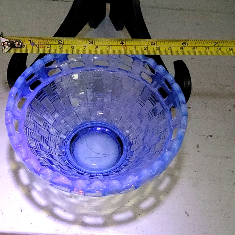 Vaseline glass
